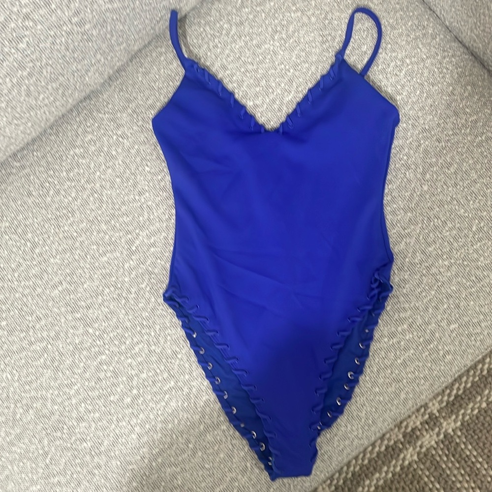 Good American Capri Blue One Piece Bathing Suit Tummy Tuck
